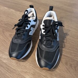 New Balance 997H Black and White Running Shoes Casual Sneakers Size 8.5